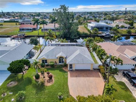 Oversized Lot with Almost 300 Feet of Waterfront! Spectacular views of the River! Quick Access to Fort Myers and Sanibel Beaches by Boat or Car! If you're looking for <b>Cape</b> <b>Coral</b> waterfront homes for <b>sale</b> this might be the home for you. . Craigslist cape coral for sale